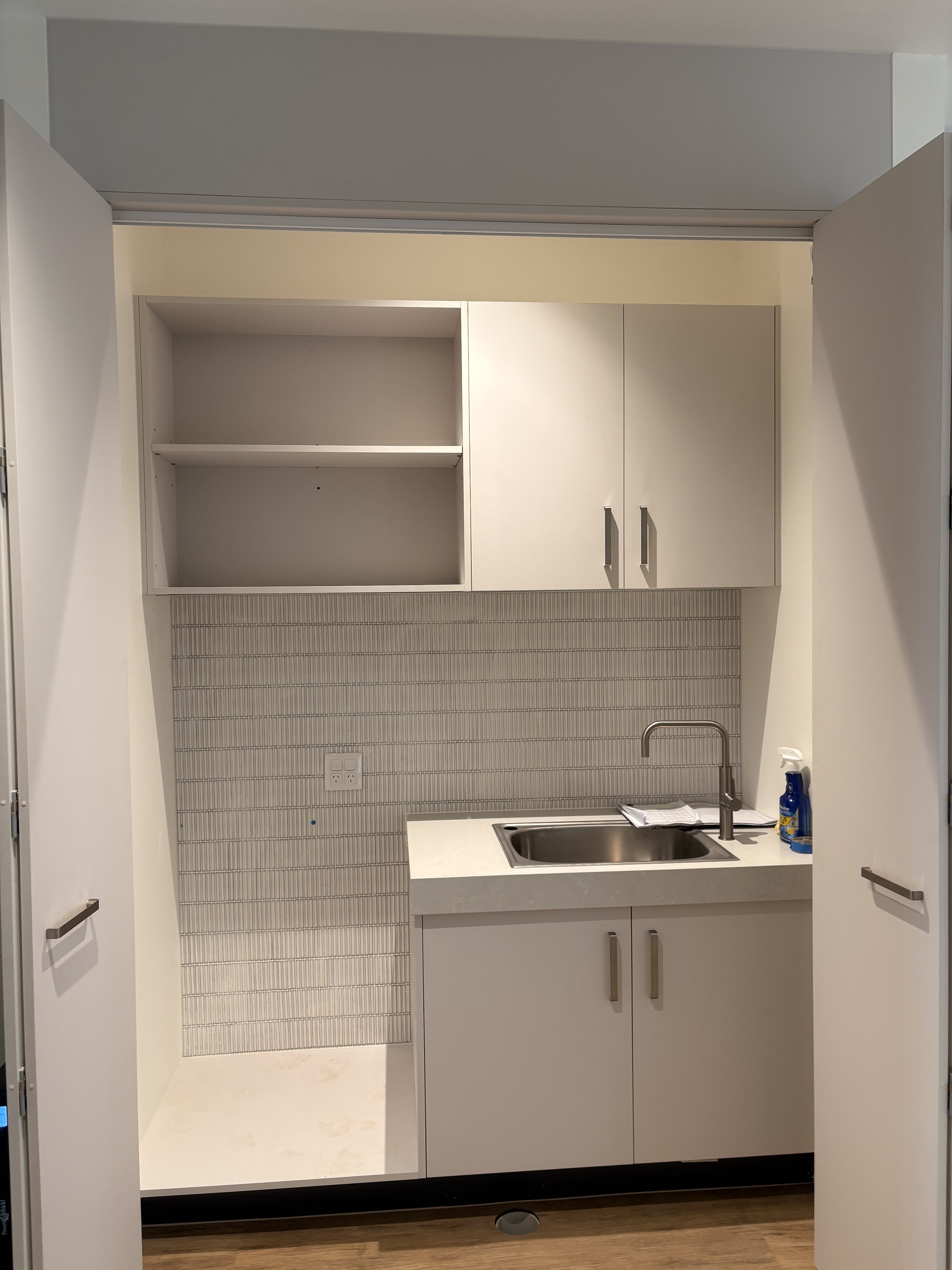 Fresh HPS Apartments with Australiana Charm! — Home image 14
