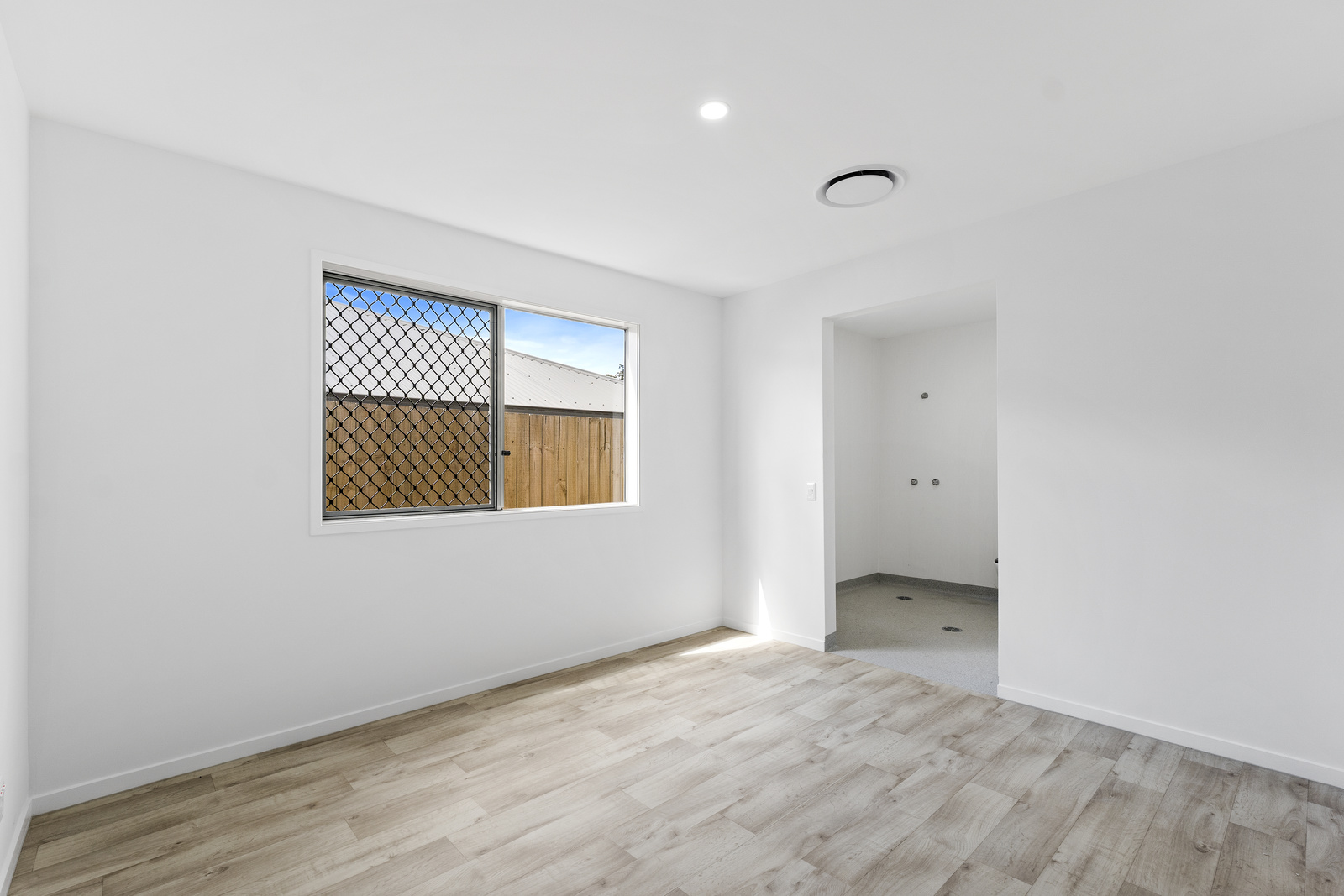 Robust Support Home in Middleton Park - One Vacancy Available. — Home image 3