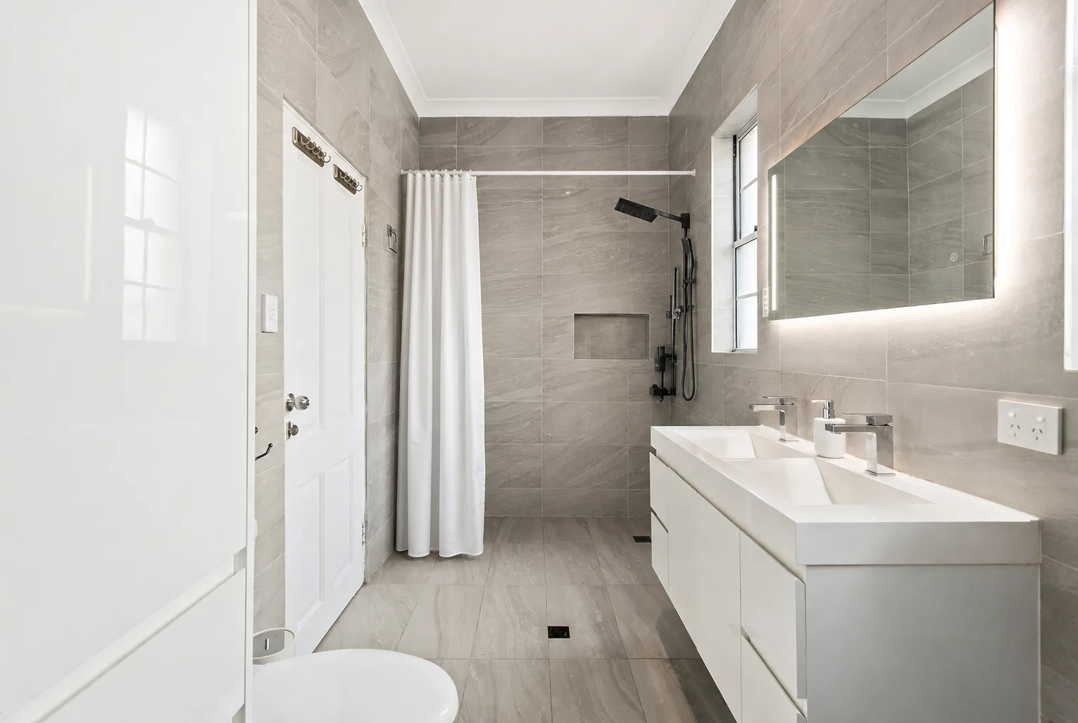 Contemporary Living in Kogarah SIL Home — Home image 2