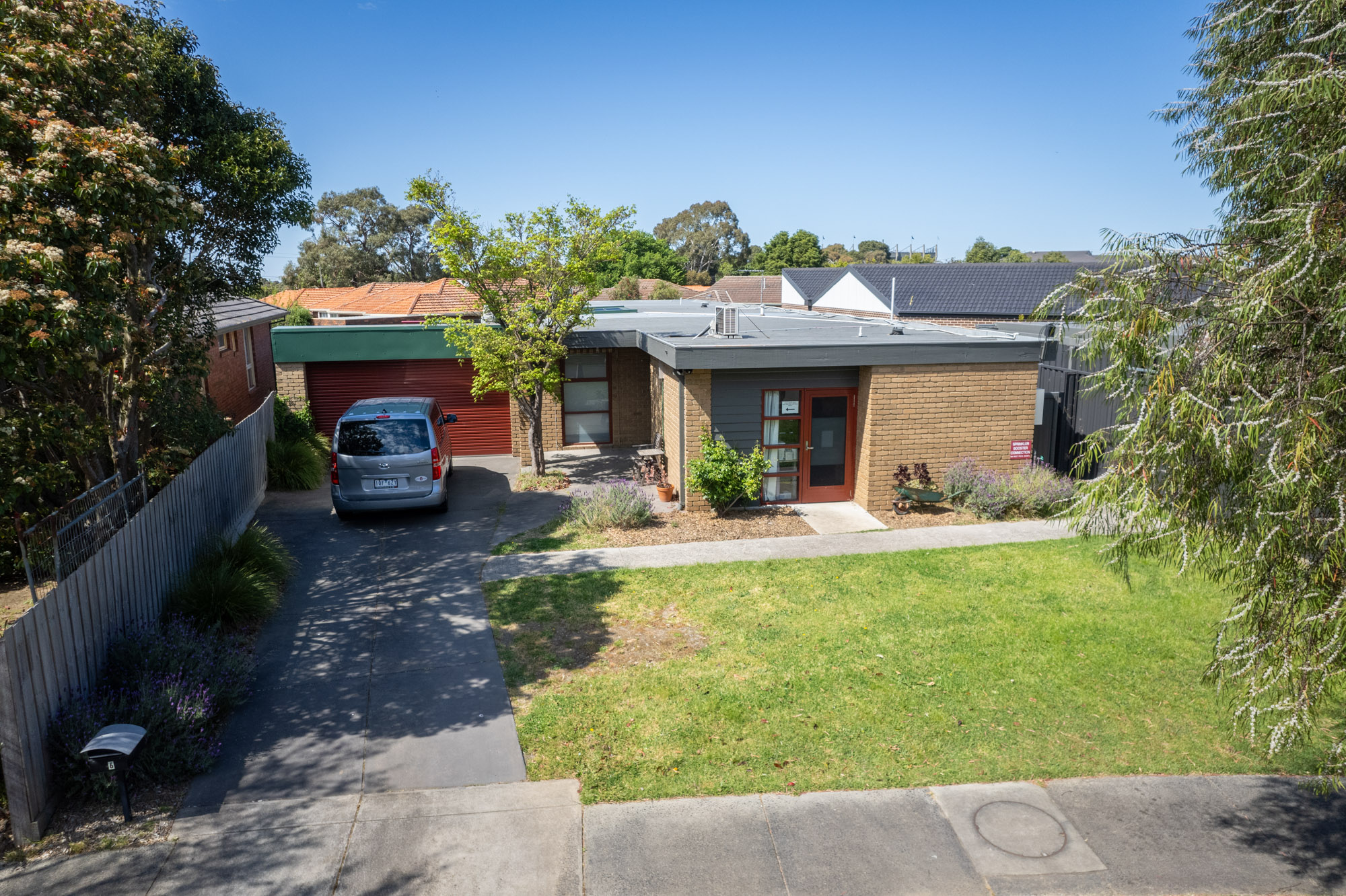 Young, vibrant household close to everything in leafy Wheelers Hill — Home image 4