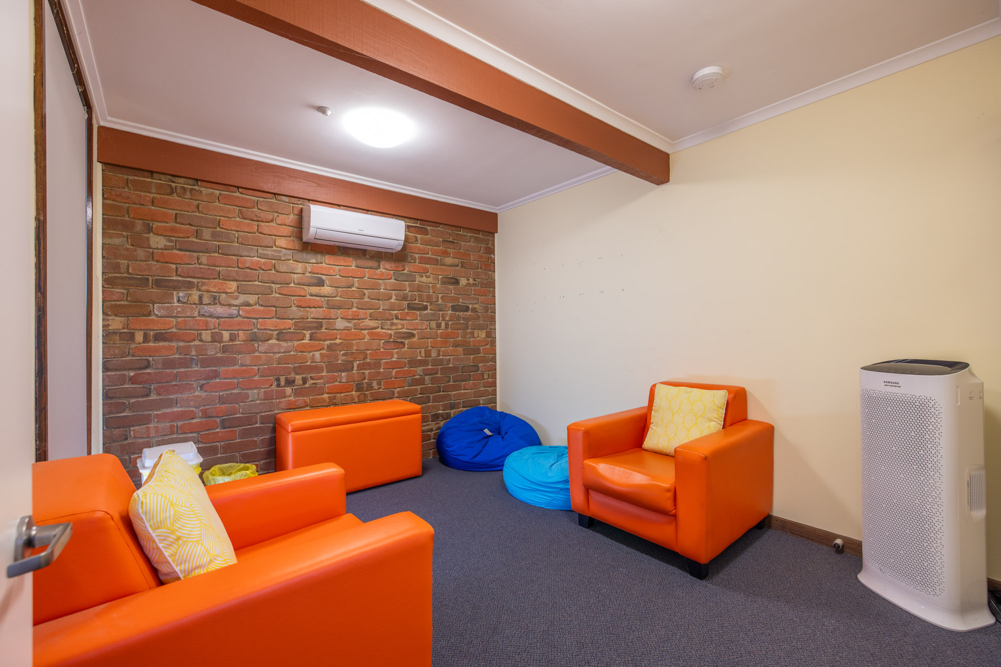 Young, vibrant household close to everything in leafy Wheelers Hill — Home image 7