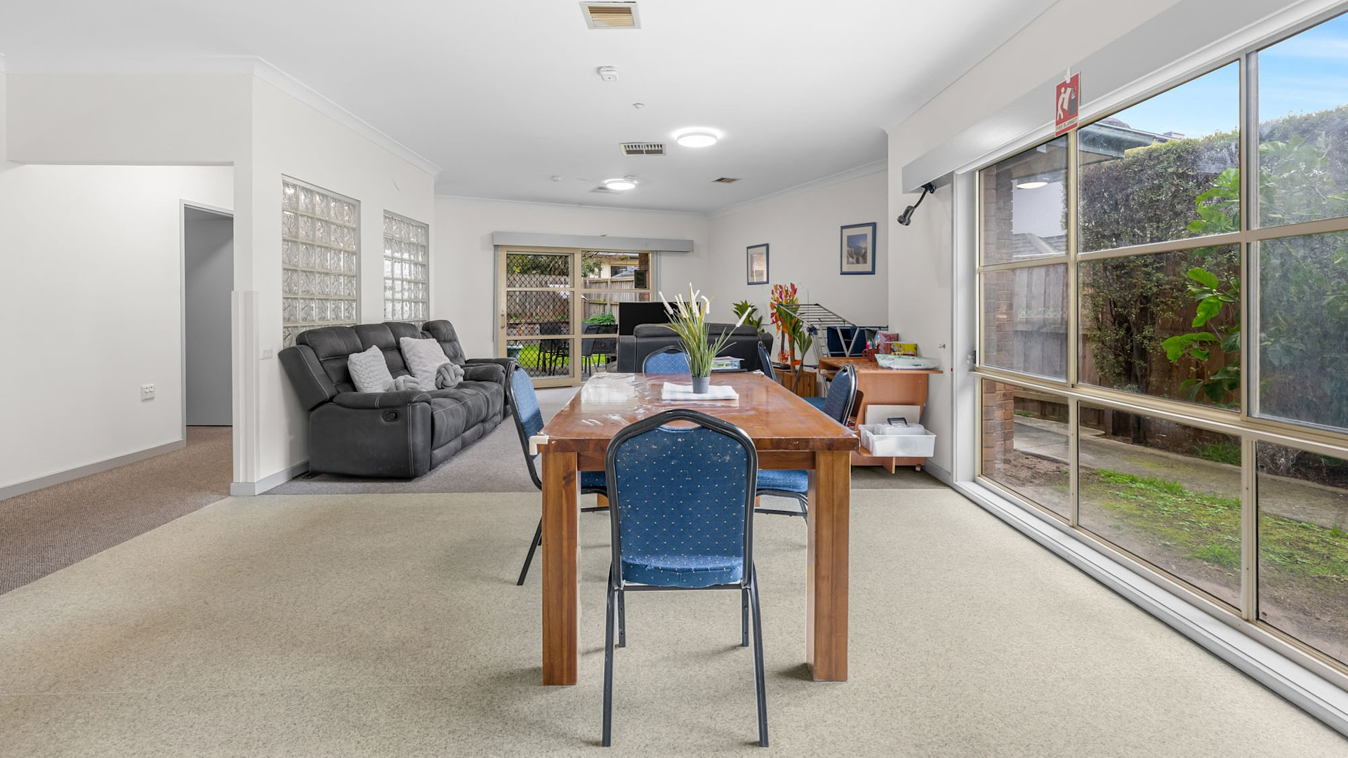 Fully accessible home nestled in peaceful Blackburn North — Home image 4