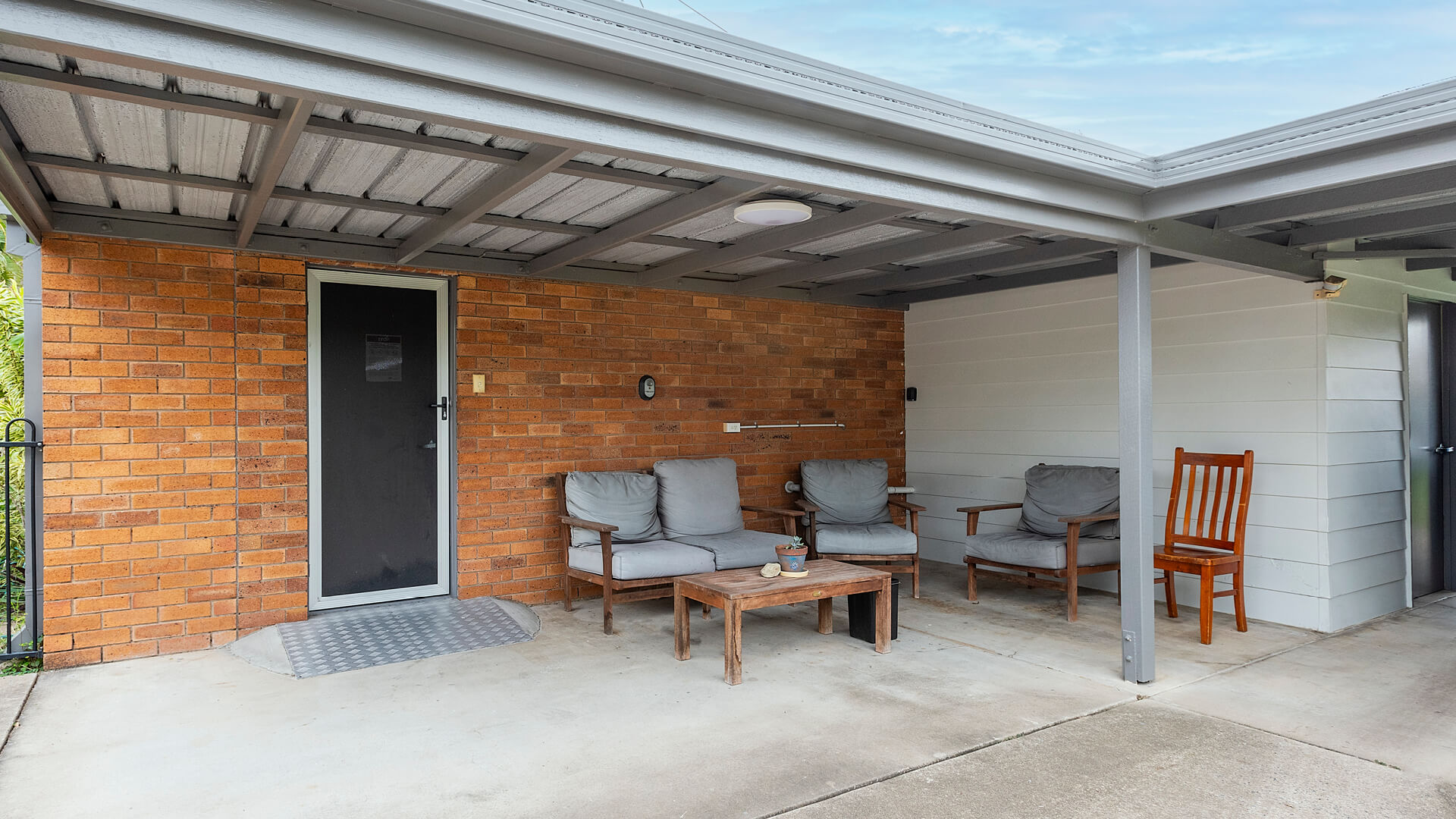 Spacious peaceful SIL home in Kawana, Rockhmapton — Home image 3