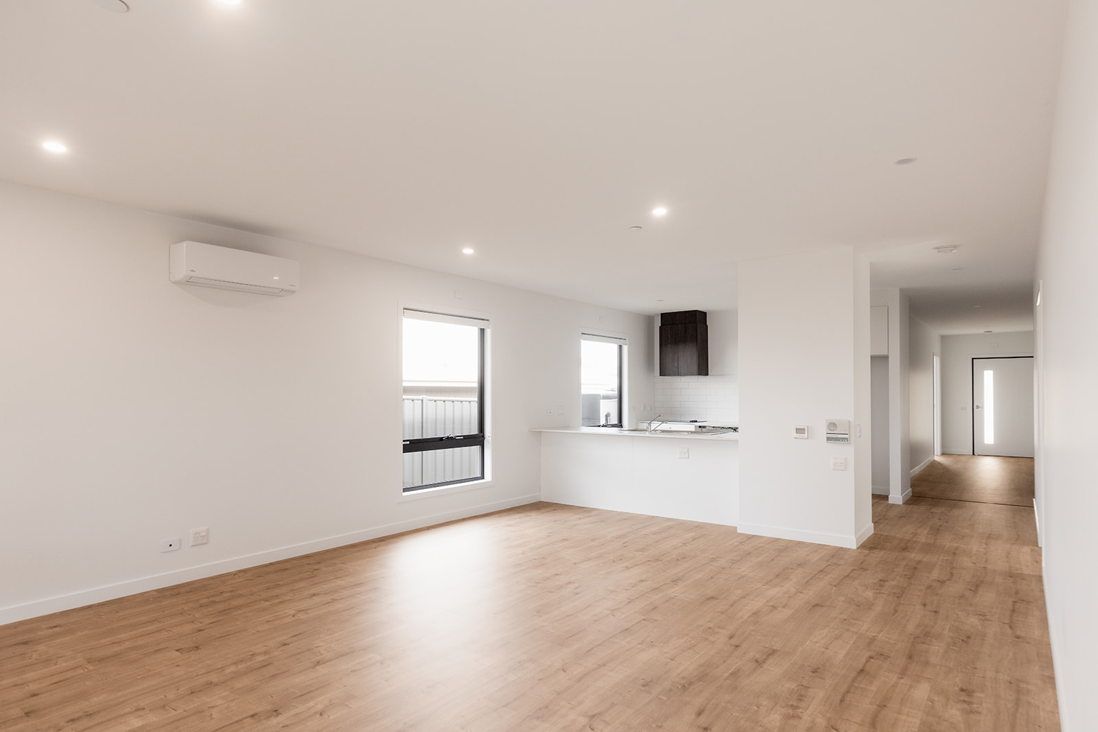 Two Spacious Bedrooms Immediately Available in Midway Point — Home image 5