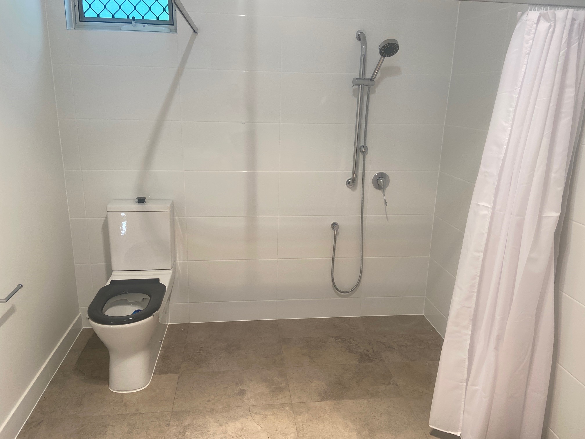 3 Bedroom home with OOA in Birkdale, Queensland — Home image 2