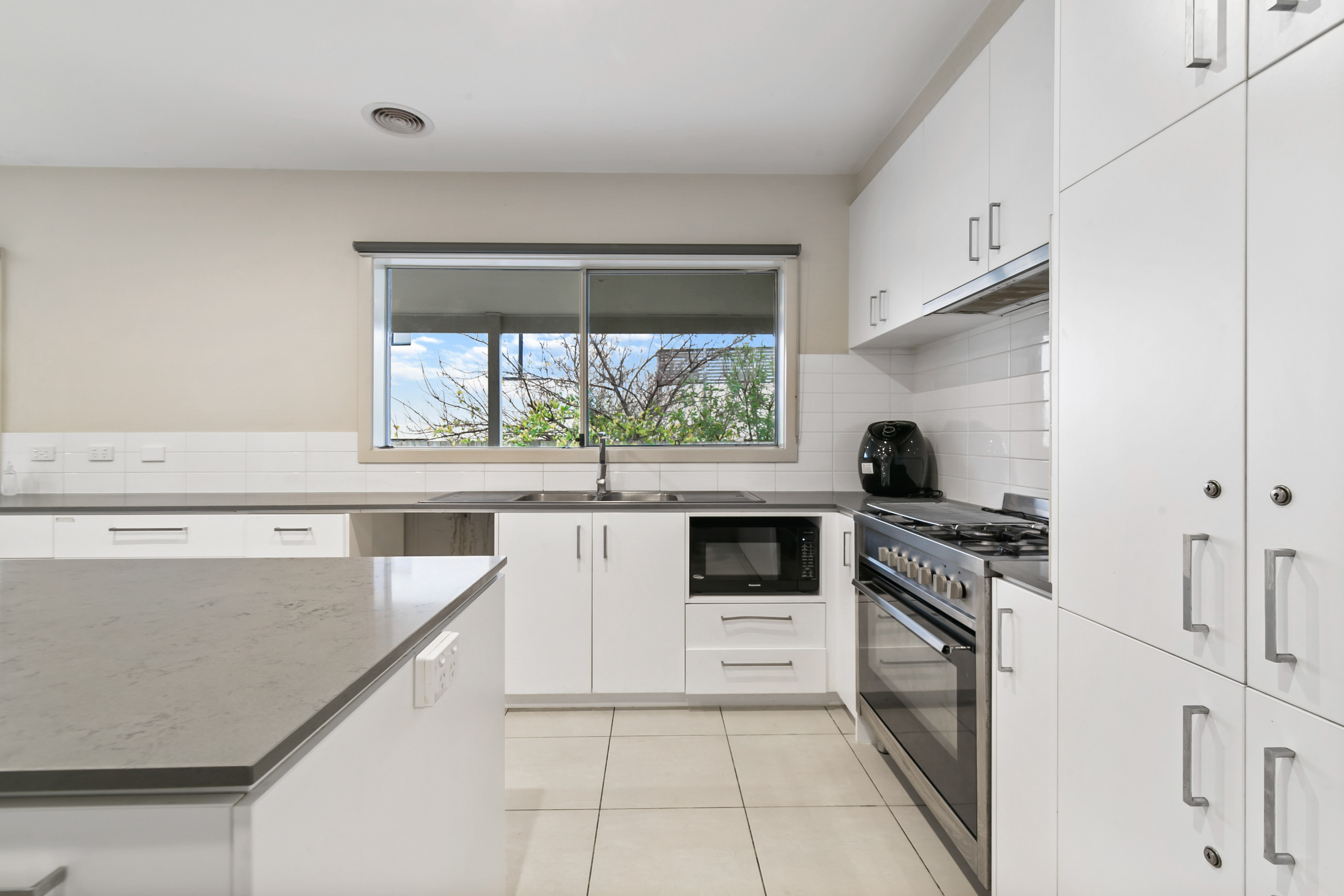 Unique SIL Home in Waurn Ponds — Home image 5