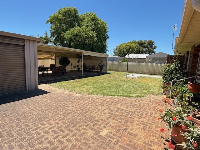 Warm and welcoming in Carey Park — Home image 3