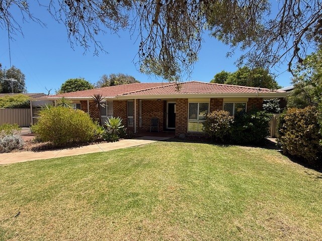 Warm and welcoming in Carey Park — Home image 5