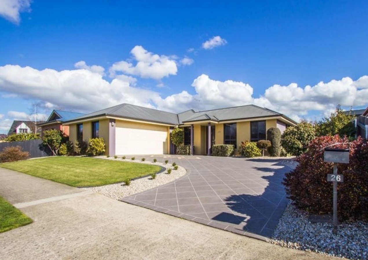 Spacious bedroom with private ensuite available in a modern SIL home in Newstead — Floorplan 1