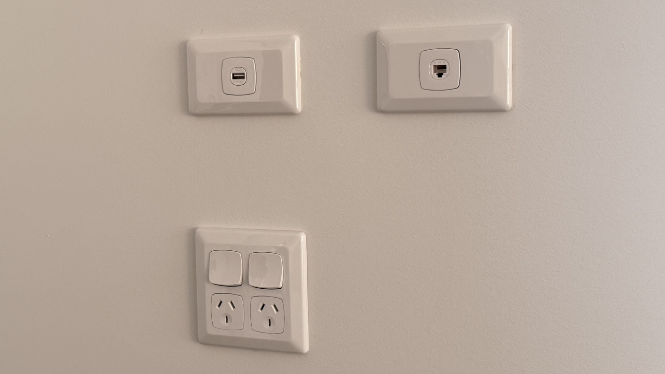 Lakeside Living Meets High Physical Support — Home image 13
