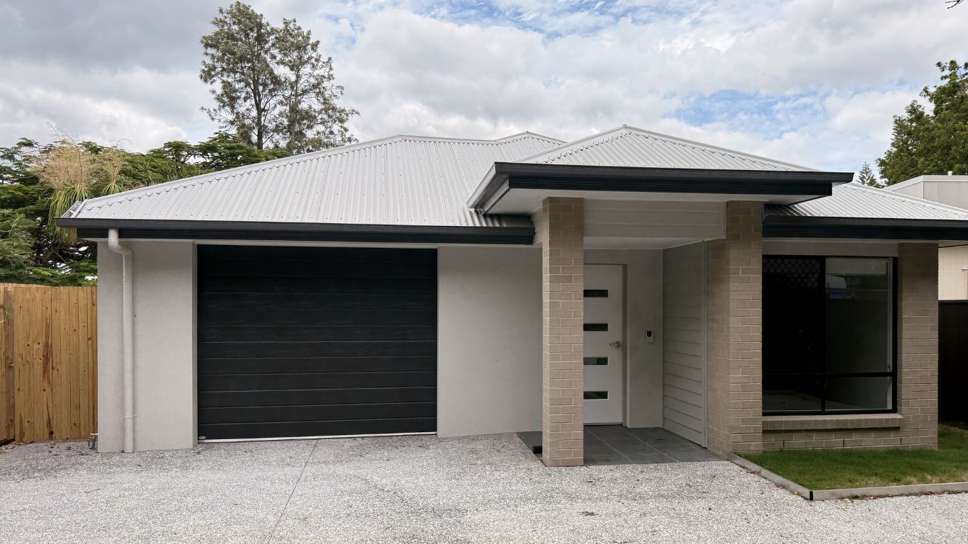 Lakeside Living Meets High Physical Support — Home image 4