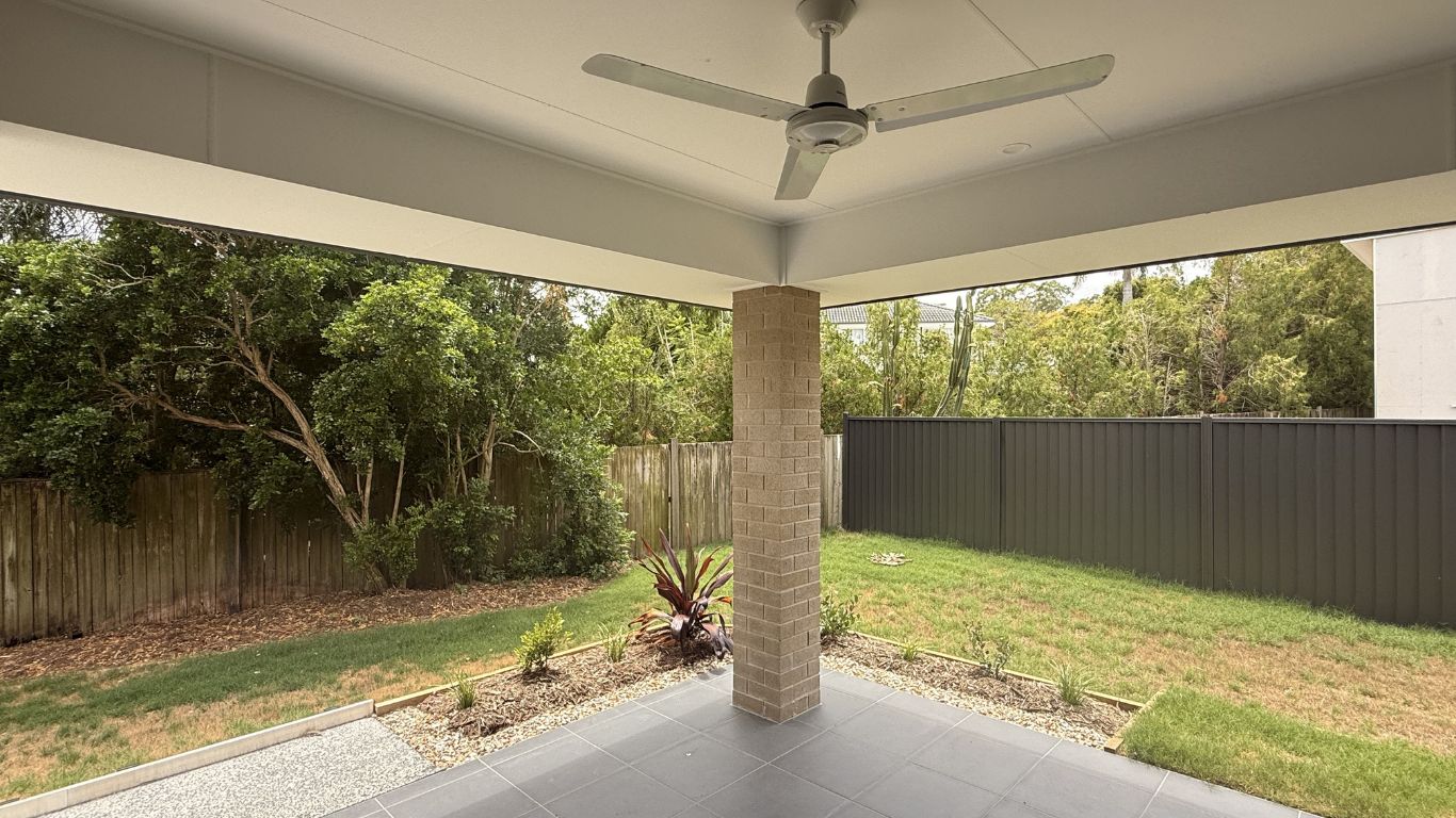 Lakeside Living Meets High Physical Support — Home image 5