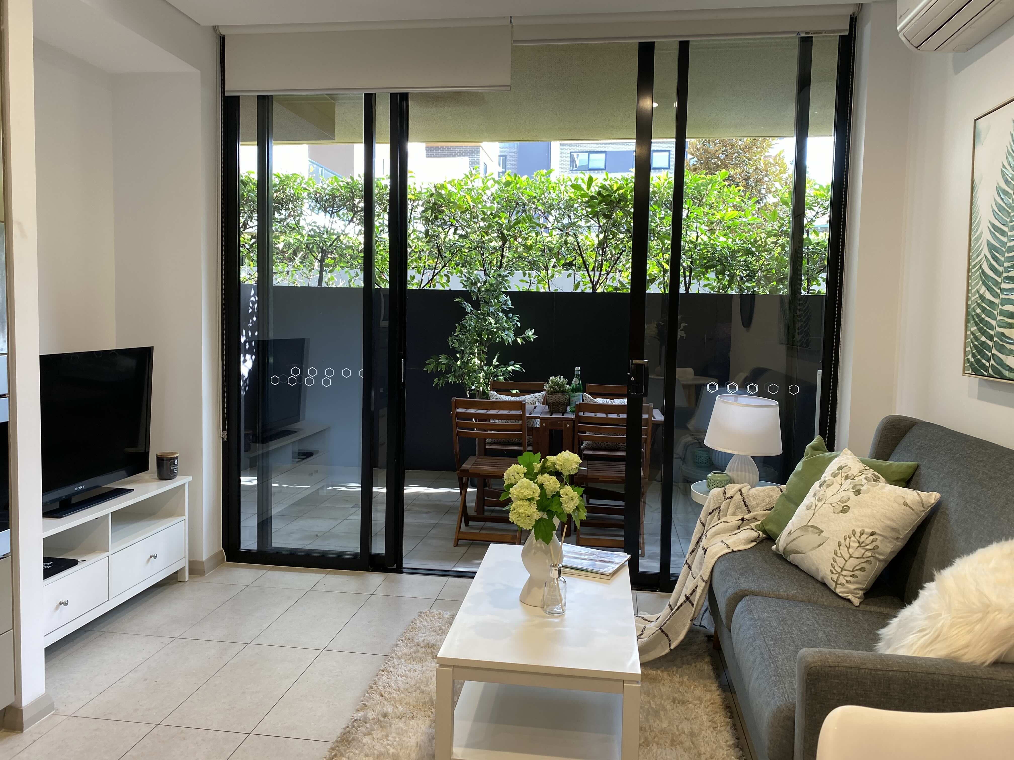 Private and modern 1-bedroom apartment in Ryde — Home image 2