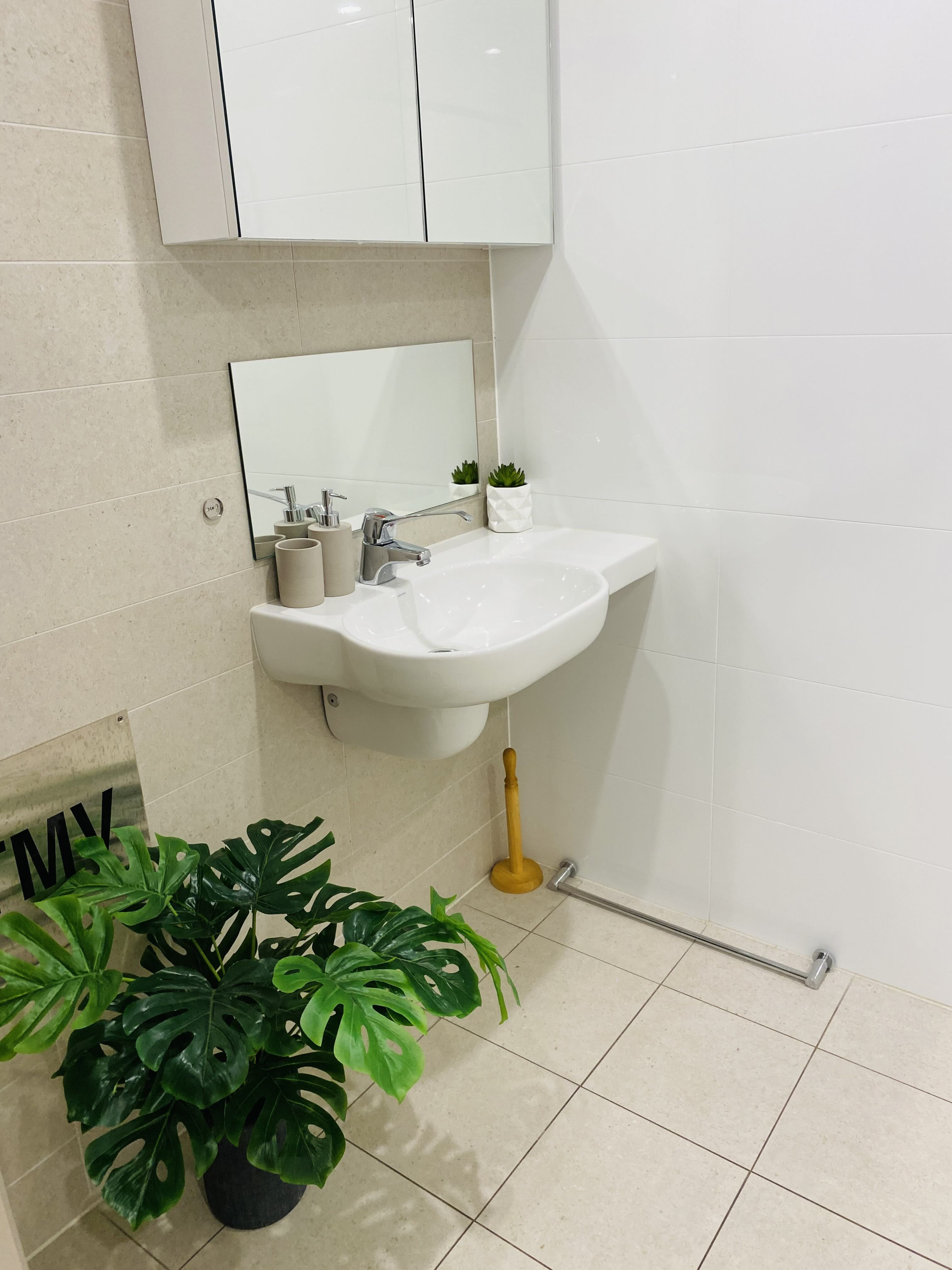 Private and modern 1-bedroom apartment in Ryde — Home image 3