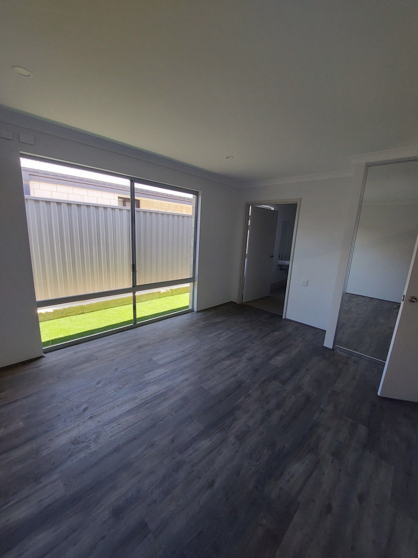 *New Build* Ellenbrook 3 Bed with OOA Room — Home image 4