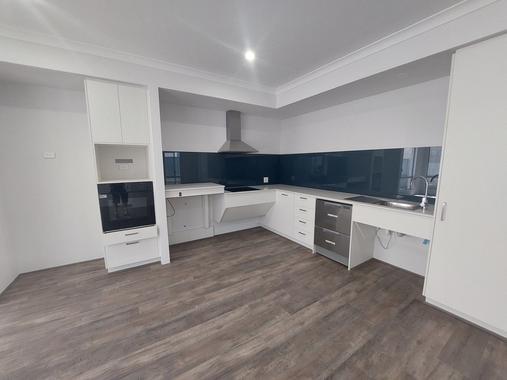 *New Build* Ellenbrook 3 Bed with OOA Room — Home image 6