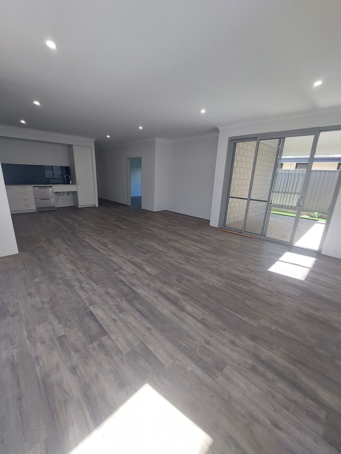 *New Build* Ellenbrook 3 Bed with OOA Room — Home image 14