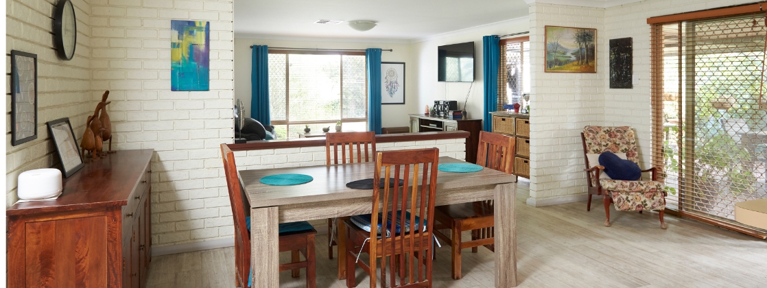 Bright 5-Bedroom Home in Thornlie: Perfect for Independent Living! — Home image 3