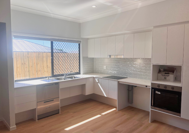3 Bedroom home + OOA in Loganlea Queensland — Home image 2