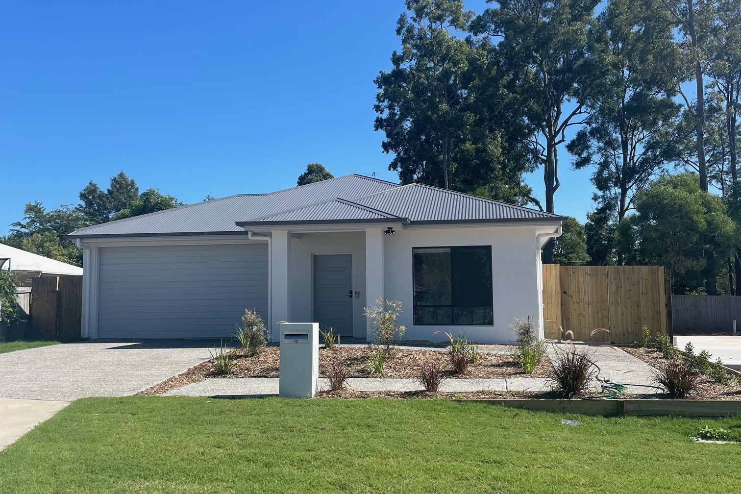 3 Bedroom home + OOA in Loganlea Queensland — Home image 6