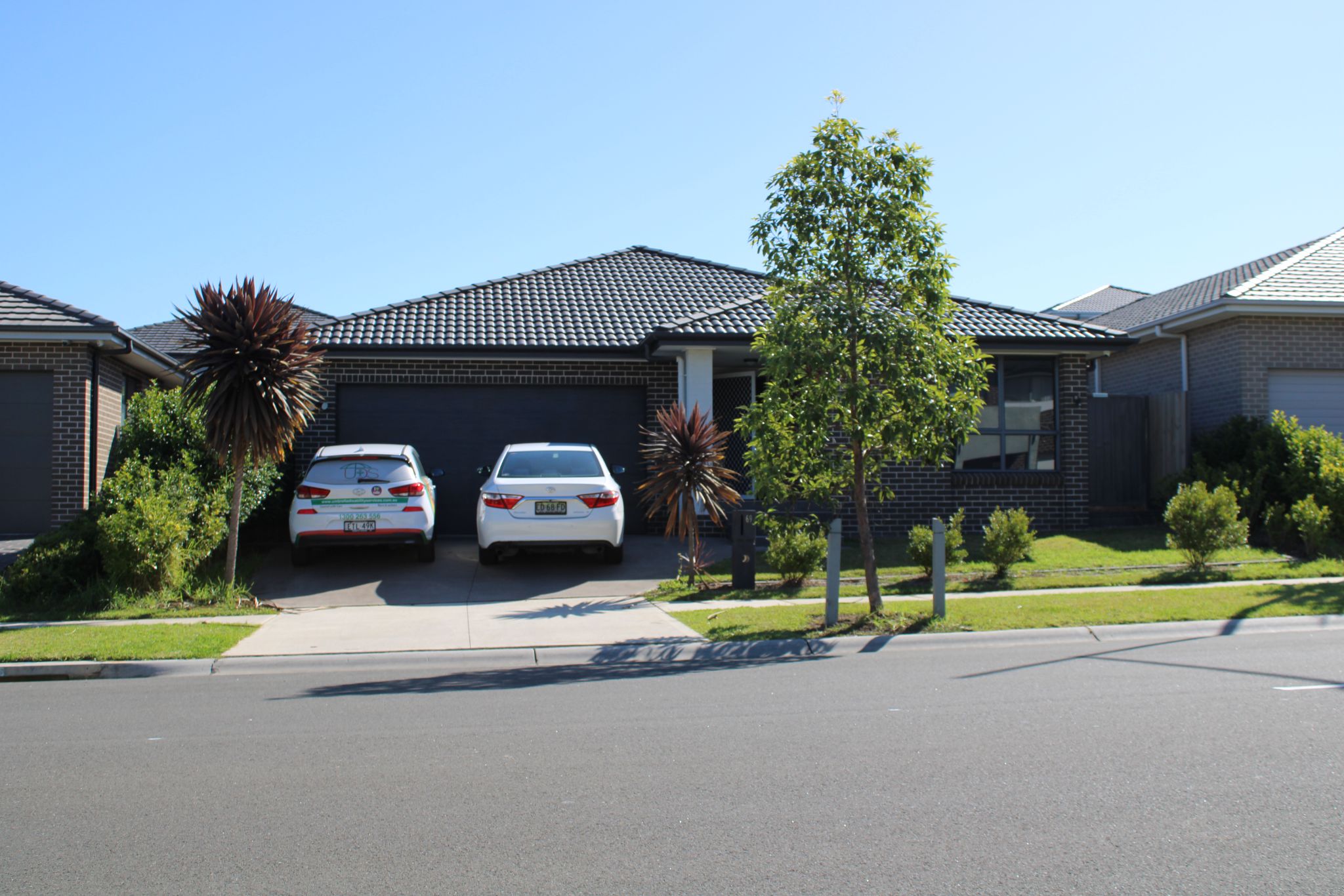 Lowndes Oran Park - STA /MTA Home - 4 Bed 2 Bath — Home image 3
