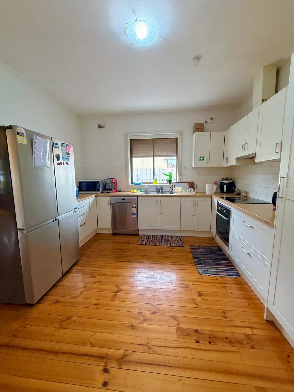 Spacious 3 Bedroom SIL House with Modern Amenities — Home image 2
