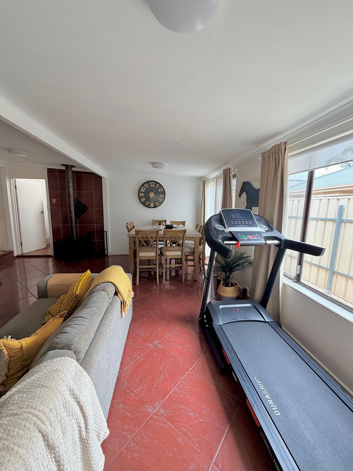 Spacious 3 Bedroom SIL House with Modern Amenities — Home image 17
