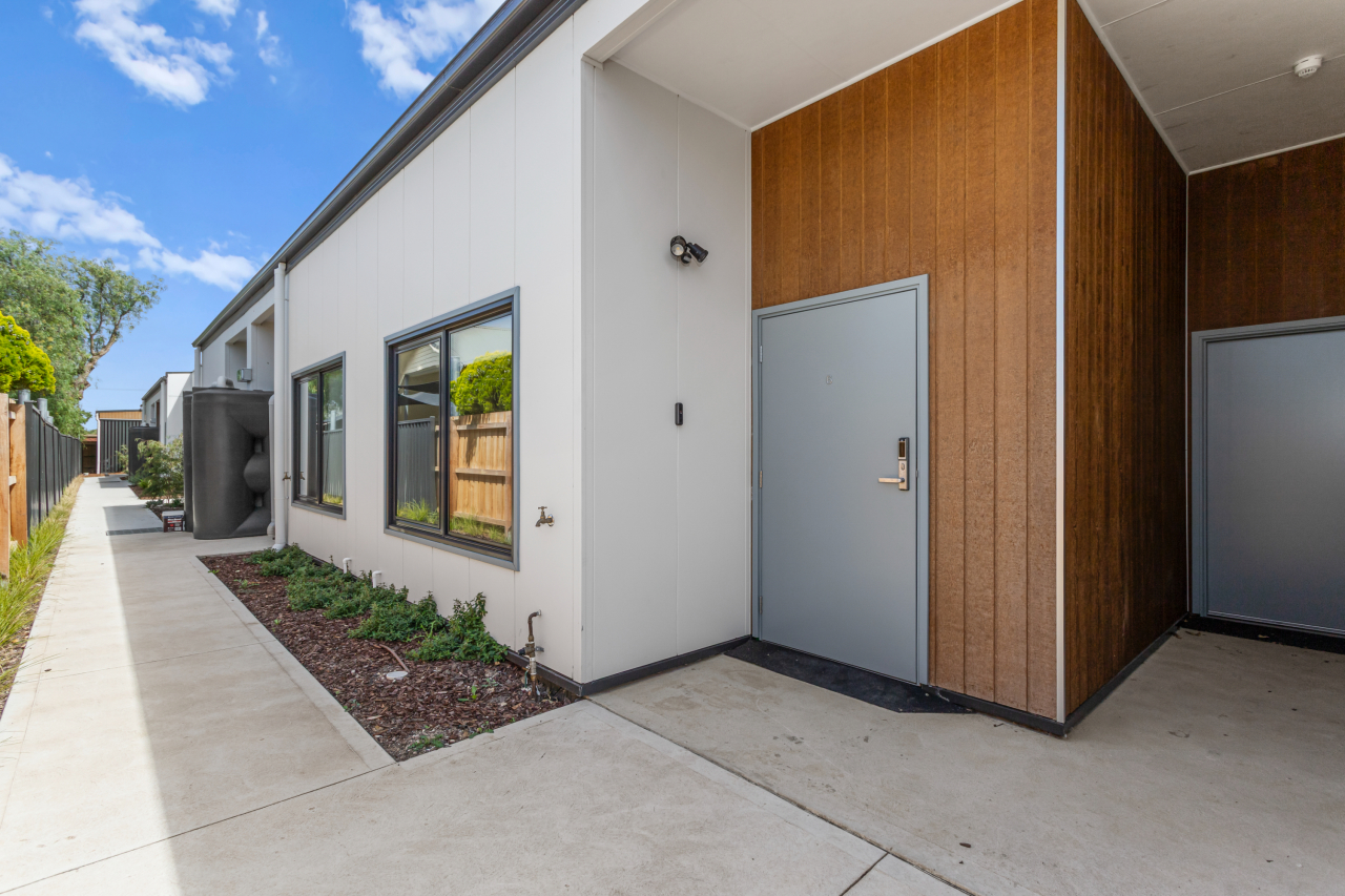 St Albans, VIC - Villas — Home image 18