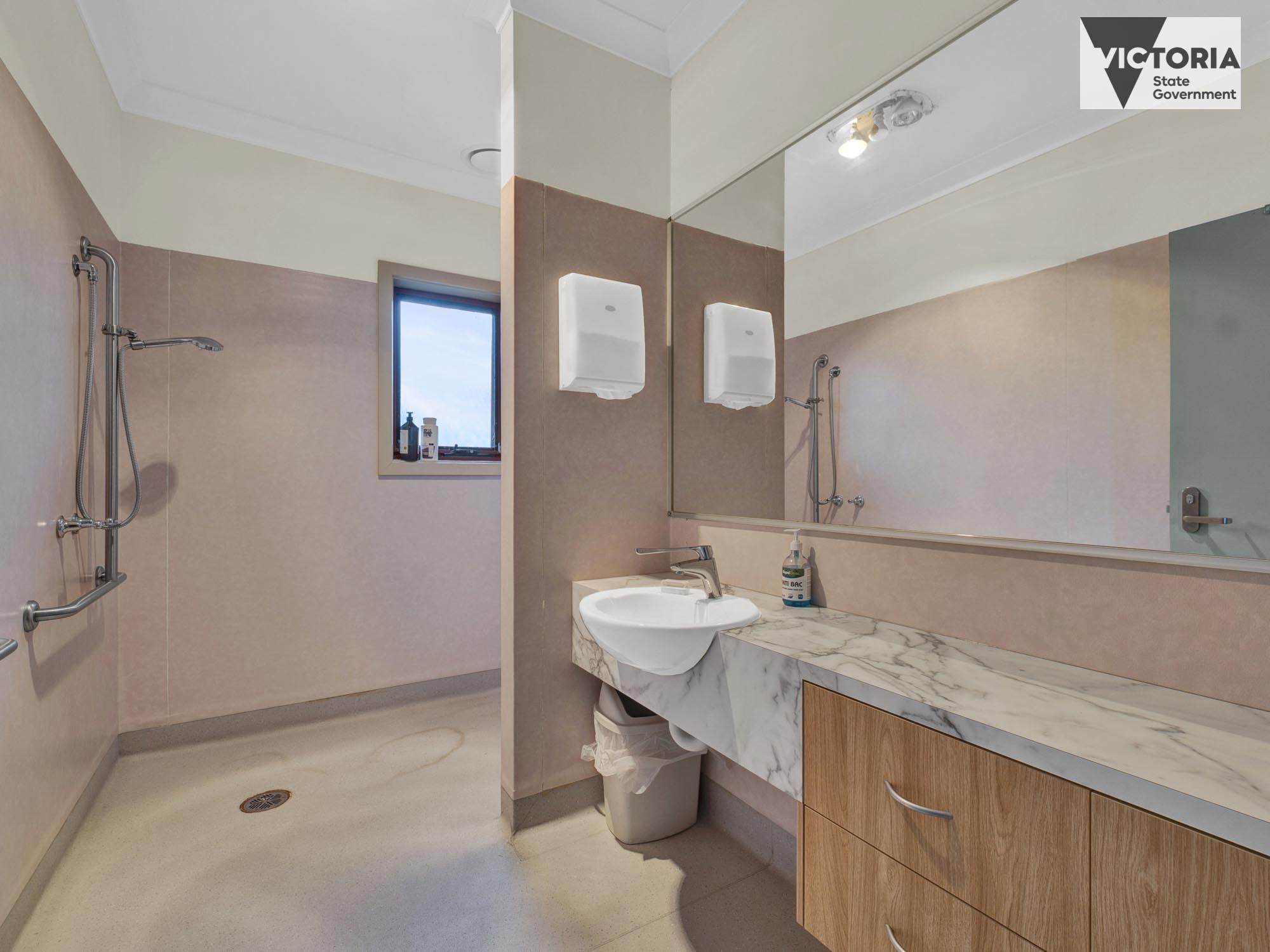 Sale: Robust home — Home image 6