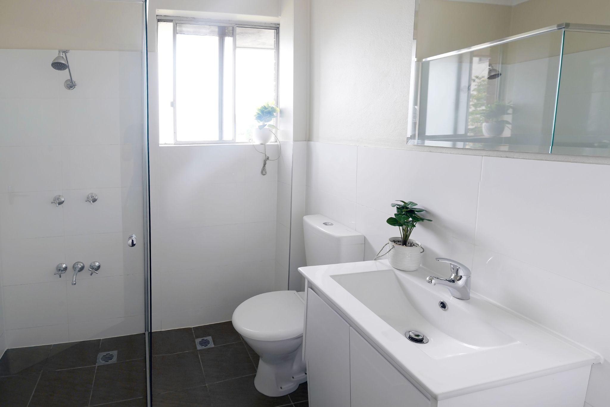 Newly renovated 8x2 bedroom units located in the heart of Penrith — Home image 8