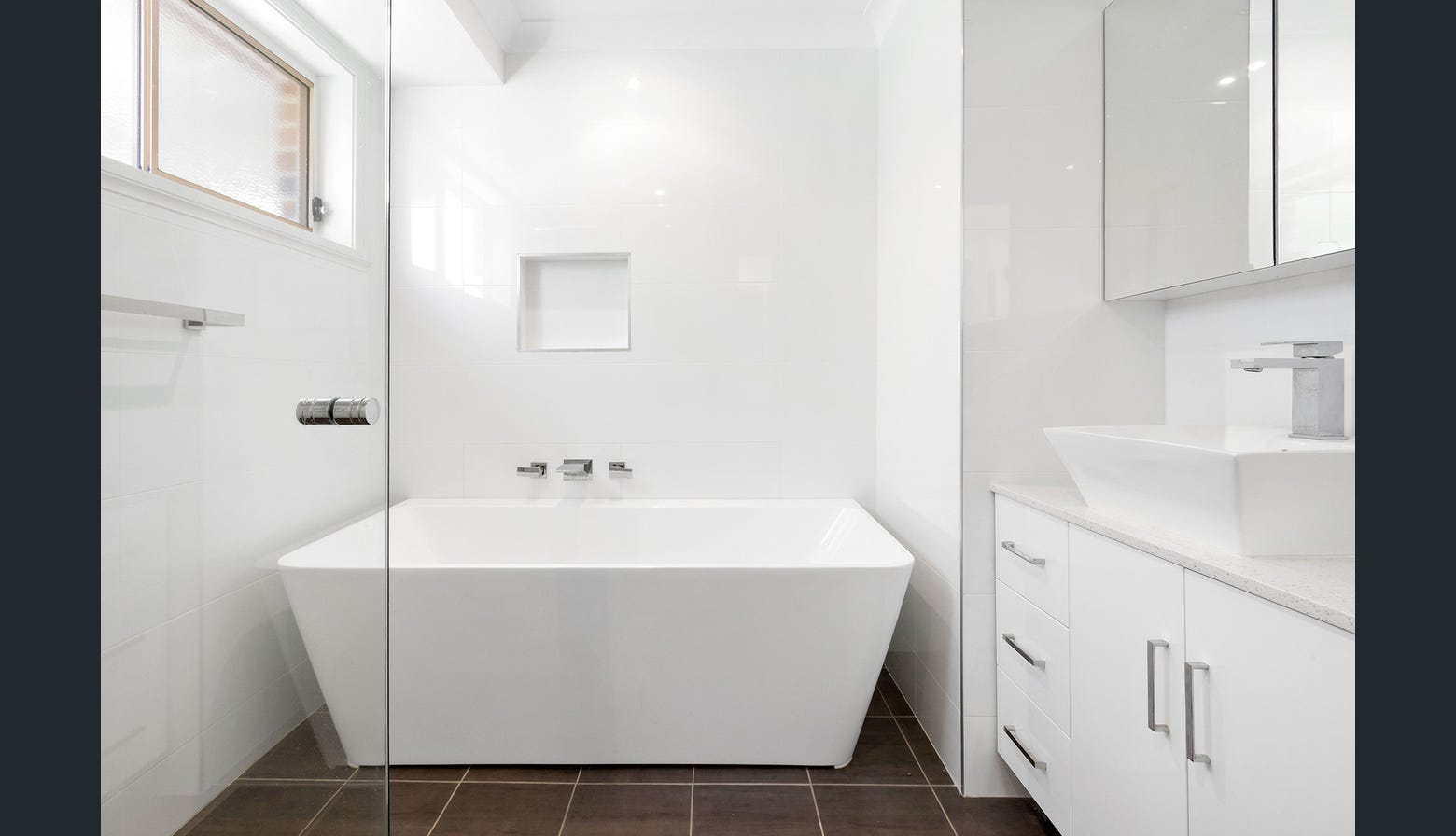 Comfortable, Accessible, and Modern Living! — Home image 8