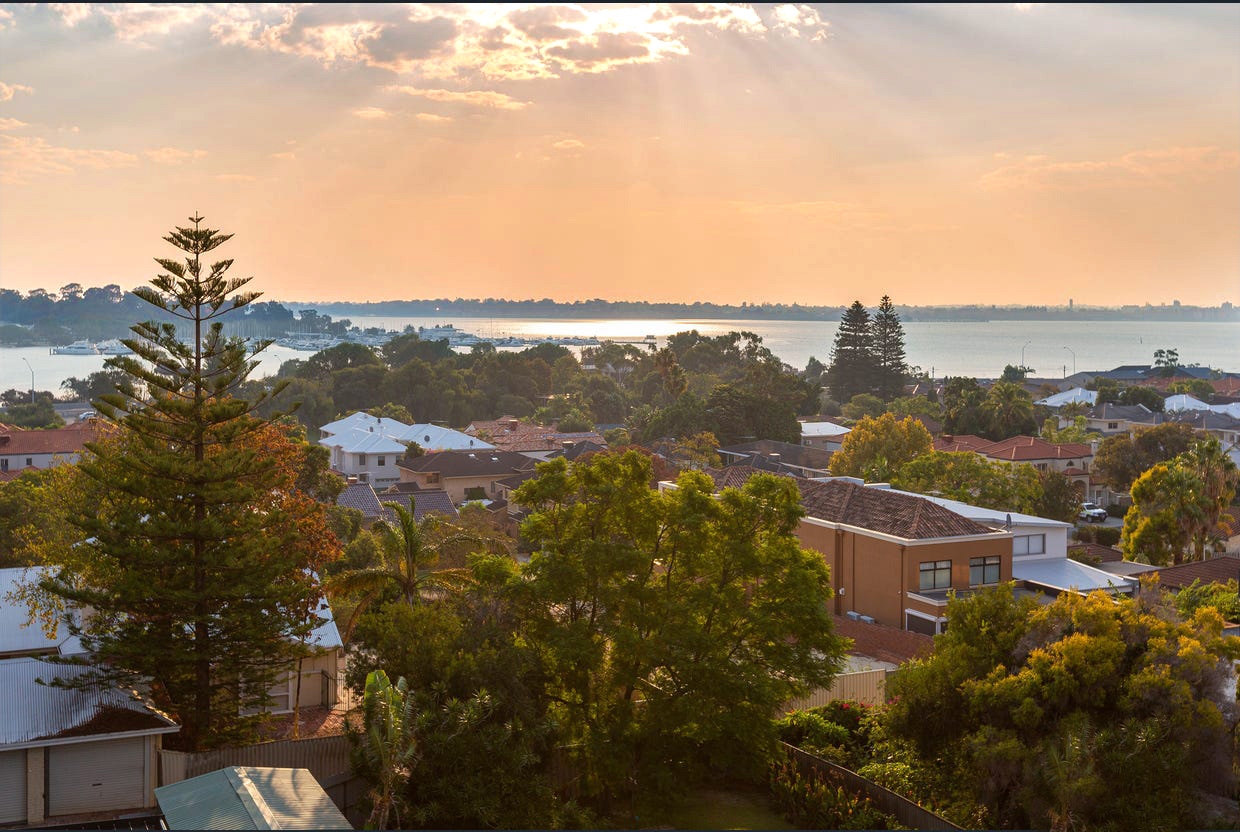Luxury Living minutes from Perth CBD — Home image 8