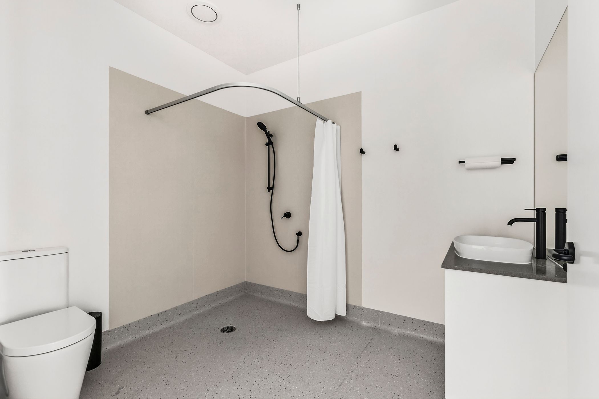 SDA in the Heart of Mentone- Minutes from the Beach — Home image 2