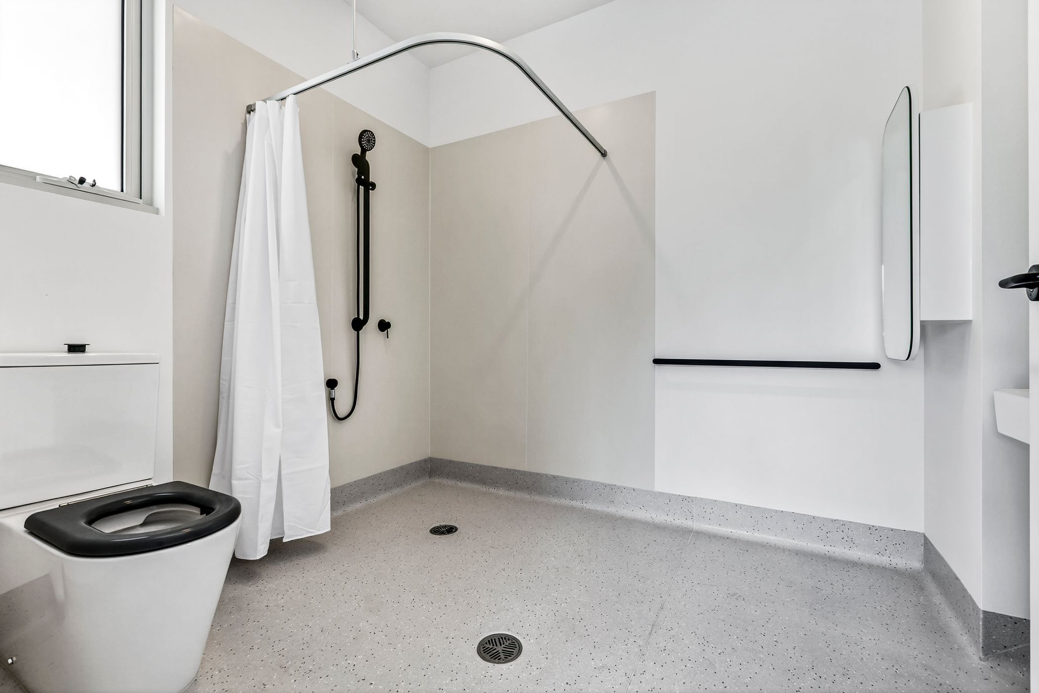 SDA in the Heart of Mentone- Minutes from the Beach — Home image 6