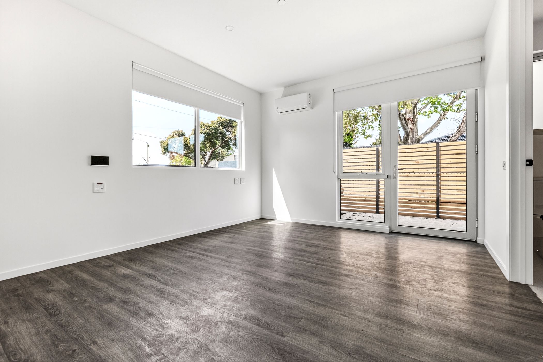 SDA in the Heart of Mentone- Minutes from the Beach — Home image 8