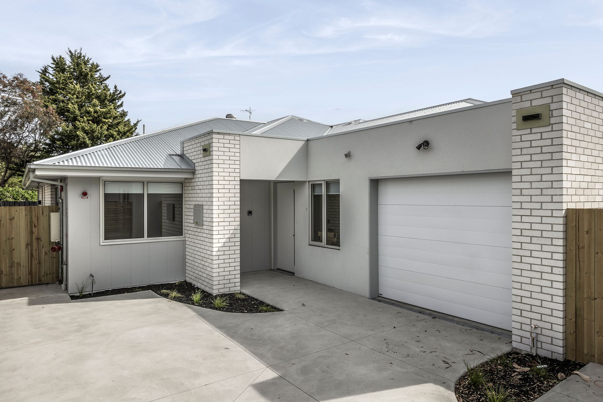 SDA in the Heart of Mentone- Minutes from the Beach — Home image 9