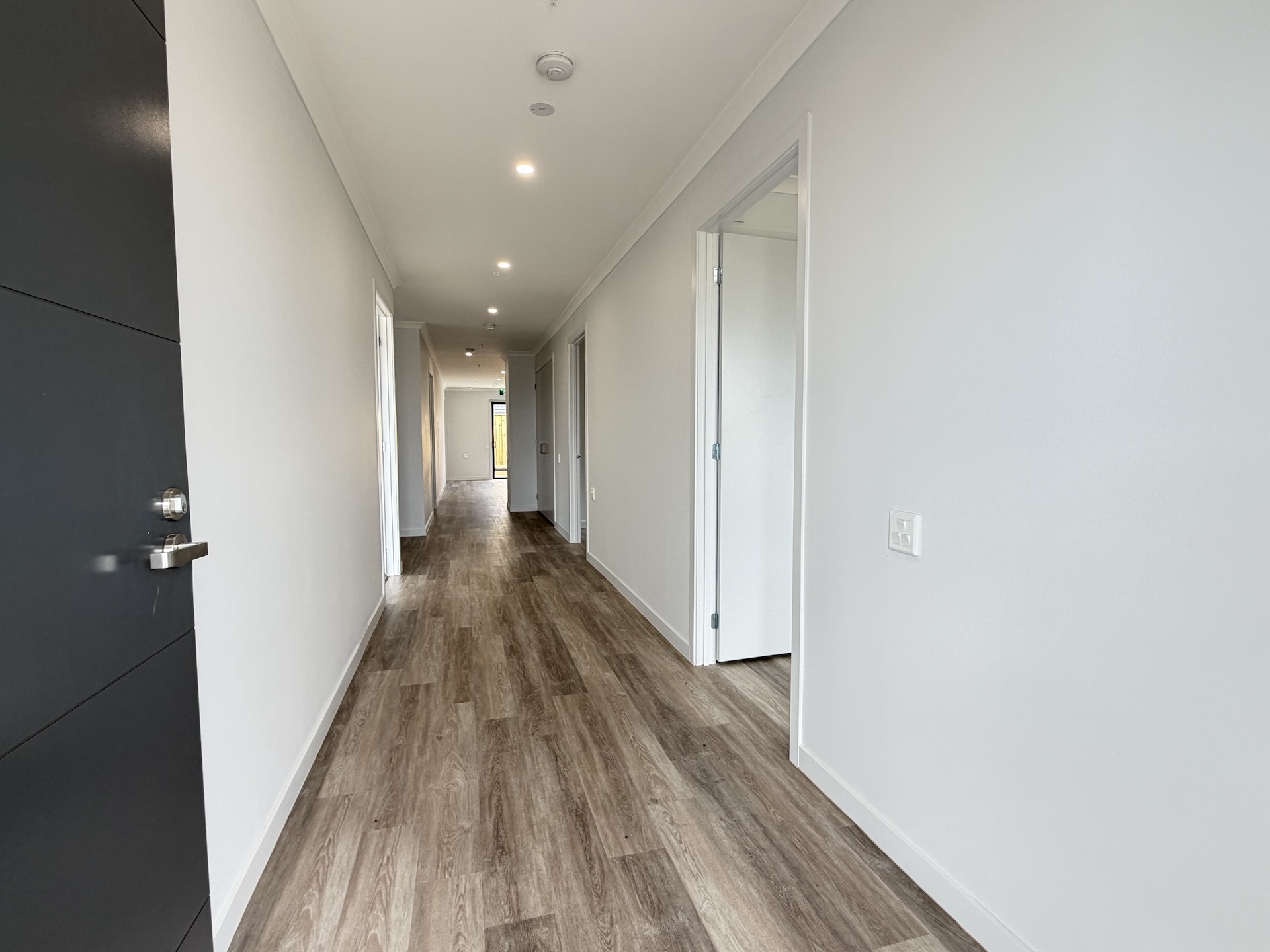 Stylish 3 Bed + OOA HPS SDA Home – Tarneit, Flexible Living — Home image 5