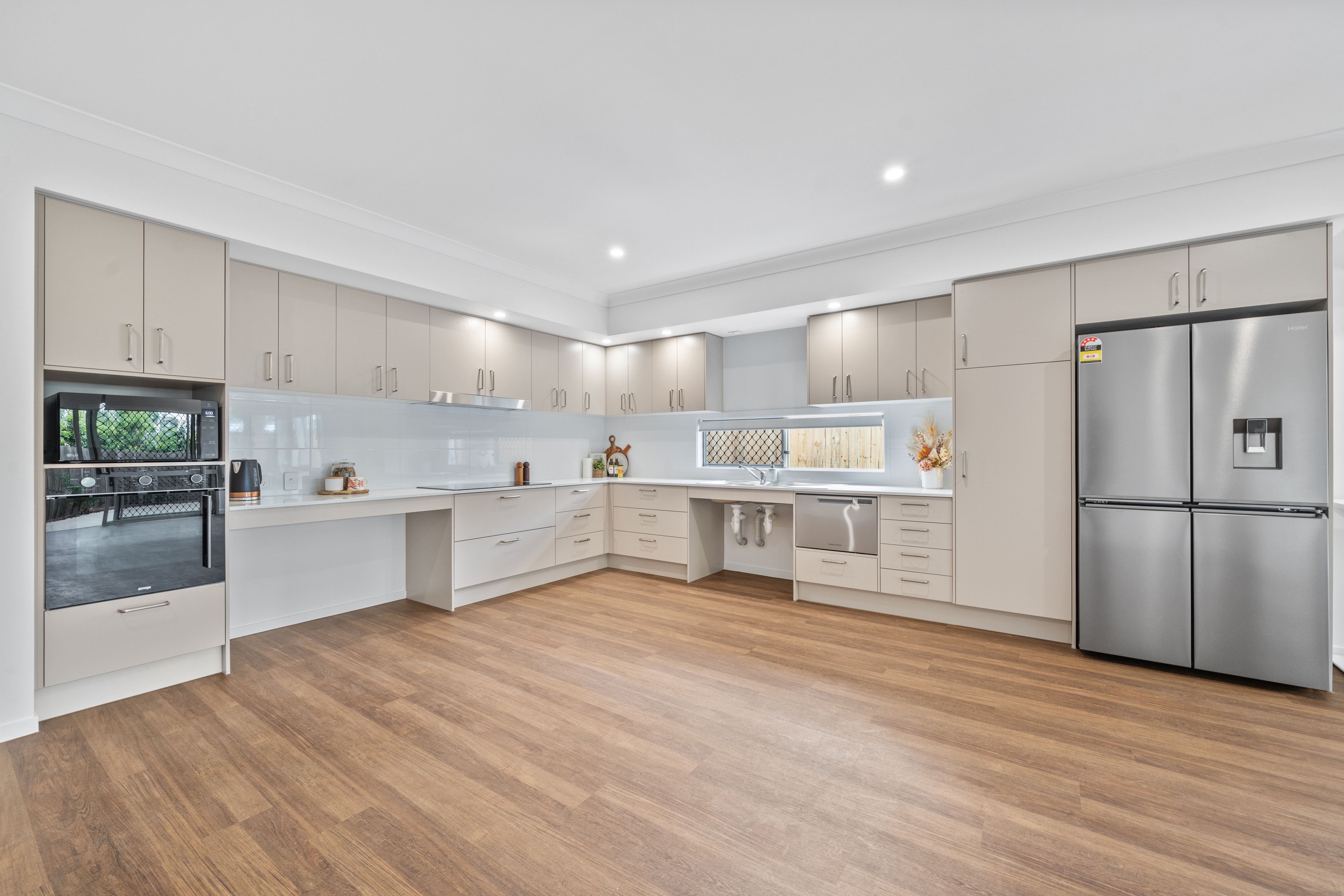 Side by Side High Physical Support Houses, Ormeau — Home image 5
