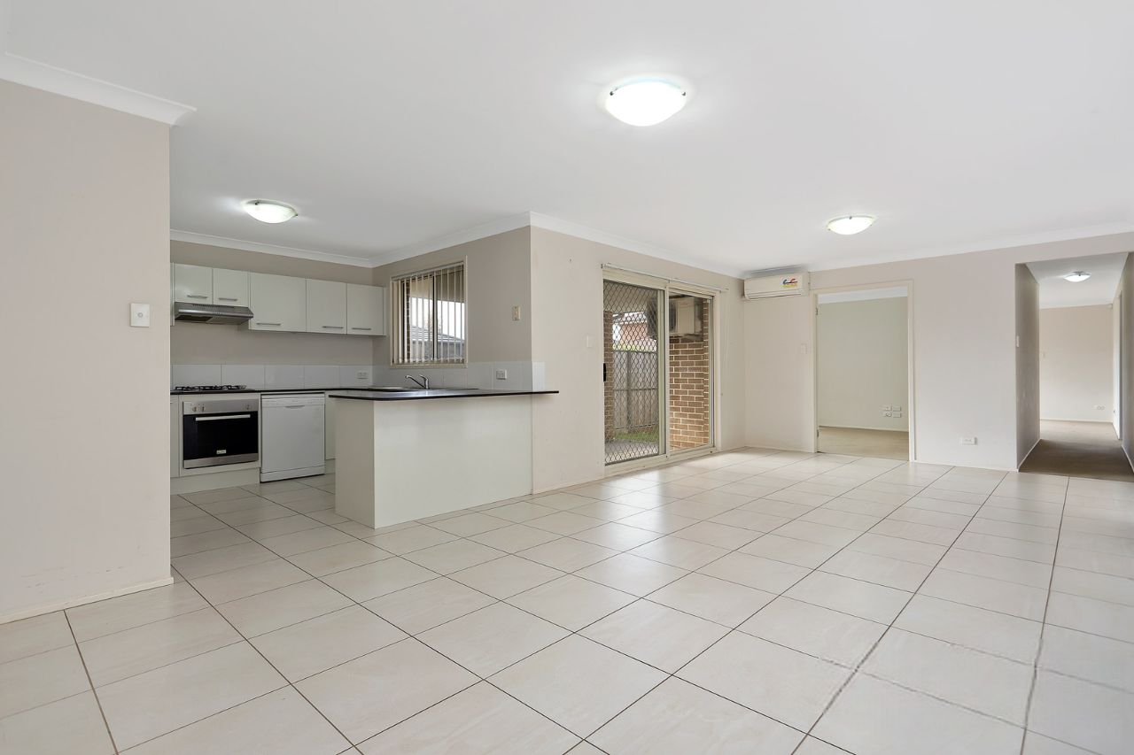 SIL Home in The Ponds — Home image 6