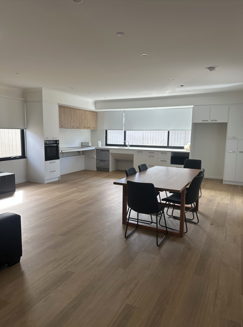 2 vacancies - Daly St Belmont — Home image 4