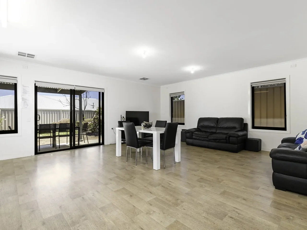 Northfield - 1 Vacancy 2 Bedroom Residence Robust — Home image 9