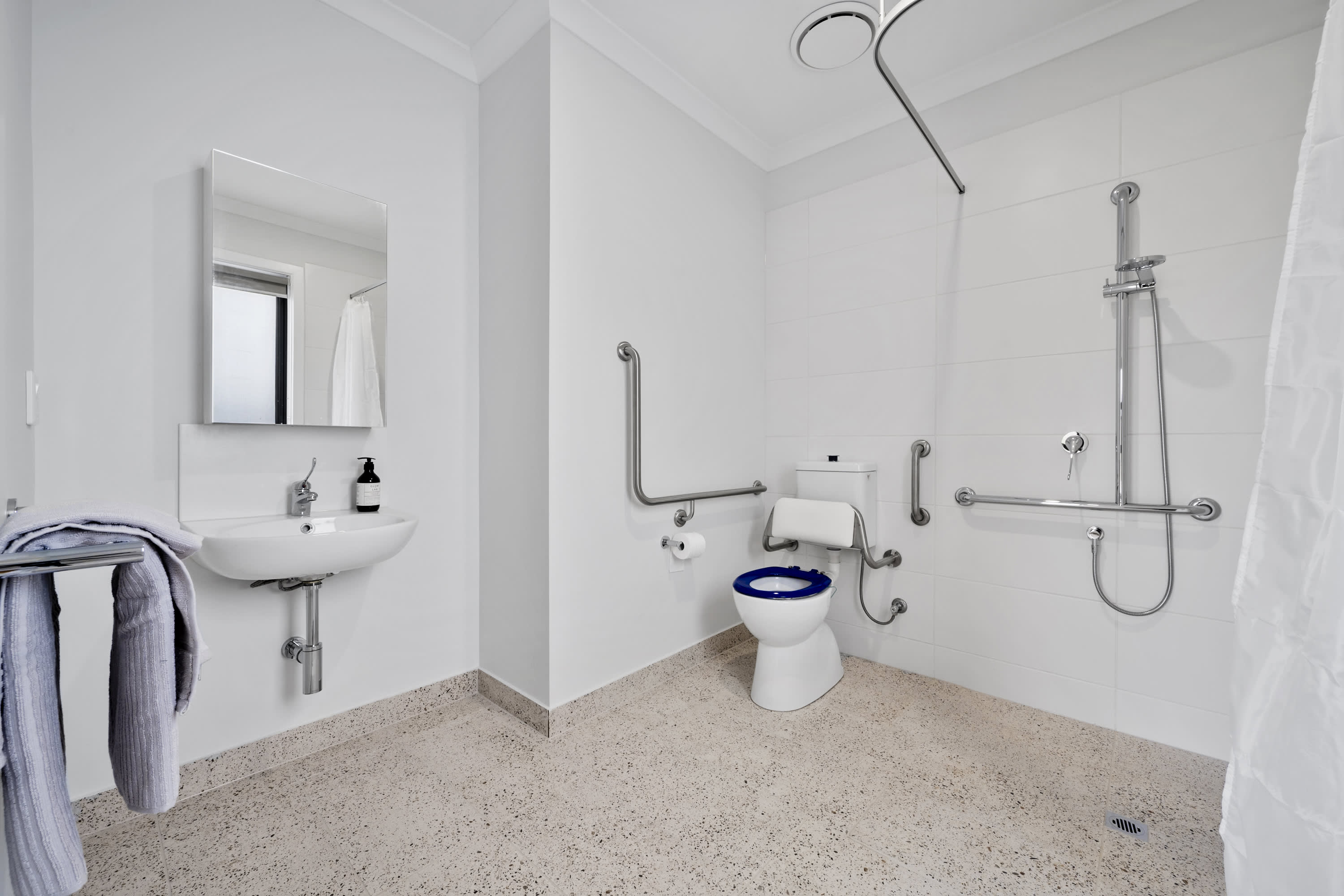 Clyde North Home gallery image 11