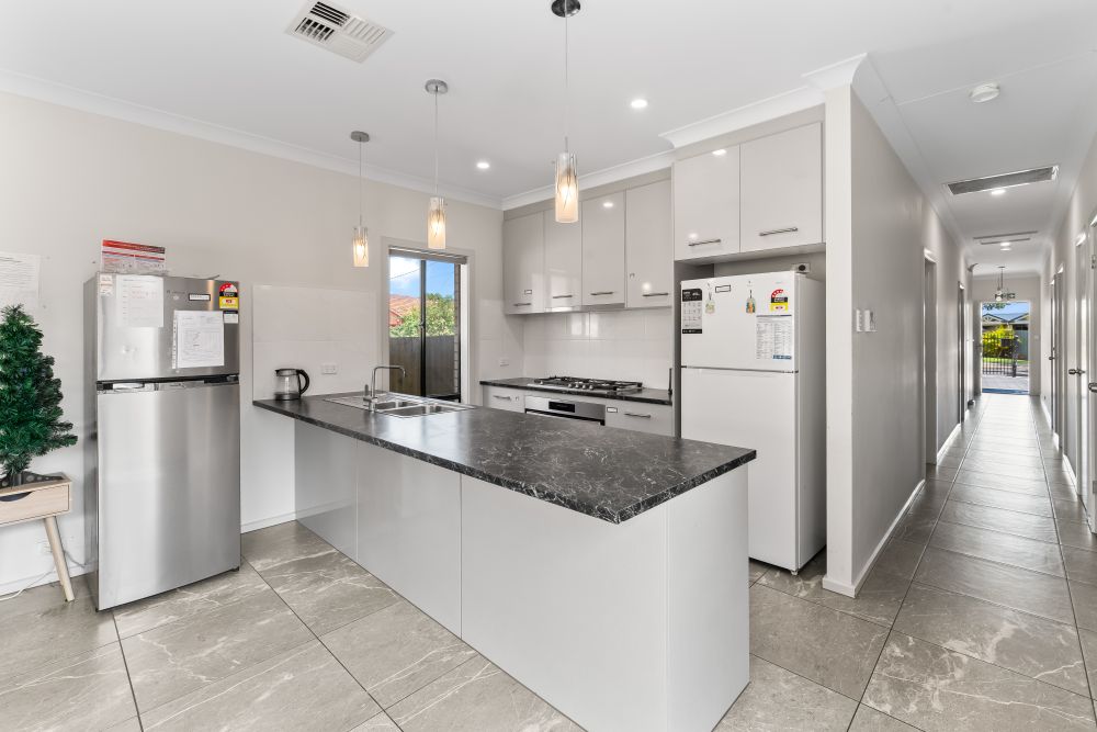 SIL -Cozy & Comfortable Home in Oaklands Park – Perfect for Independent Male — Home image 4