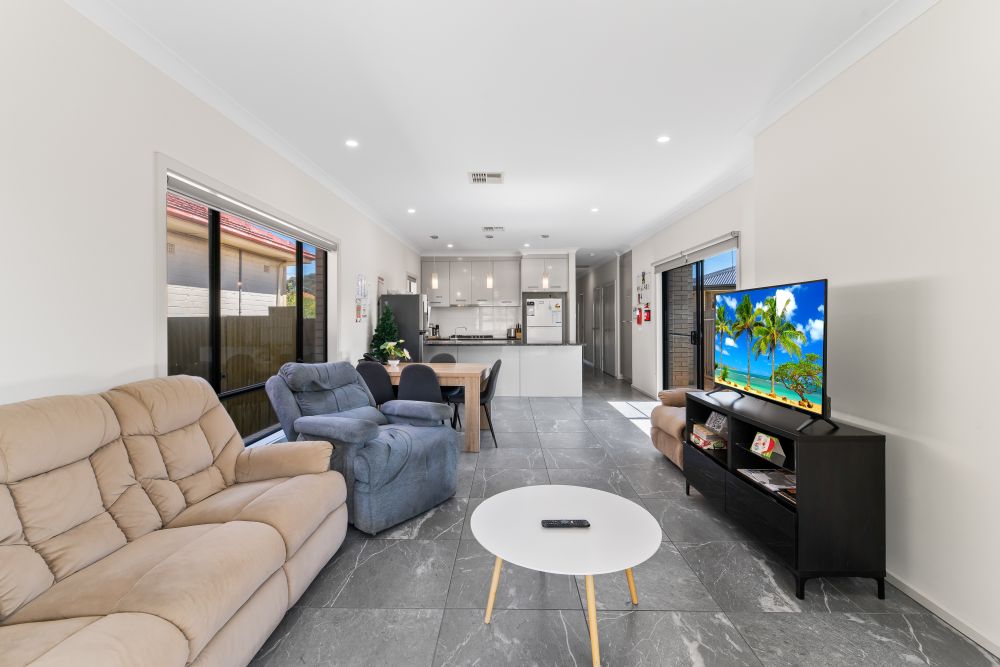SIL -Cozy & Comfortable Home in Oaklands Park – Perfect for Independent Male — Home image 12