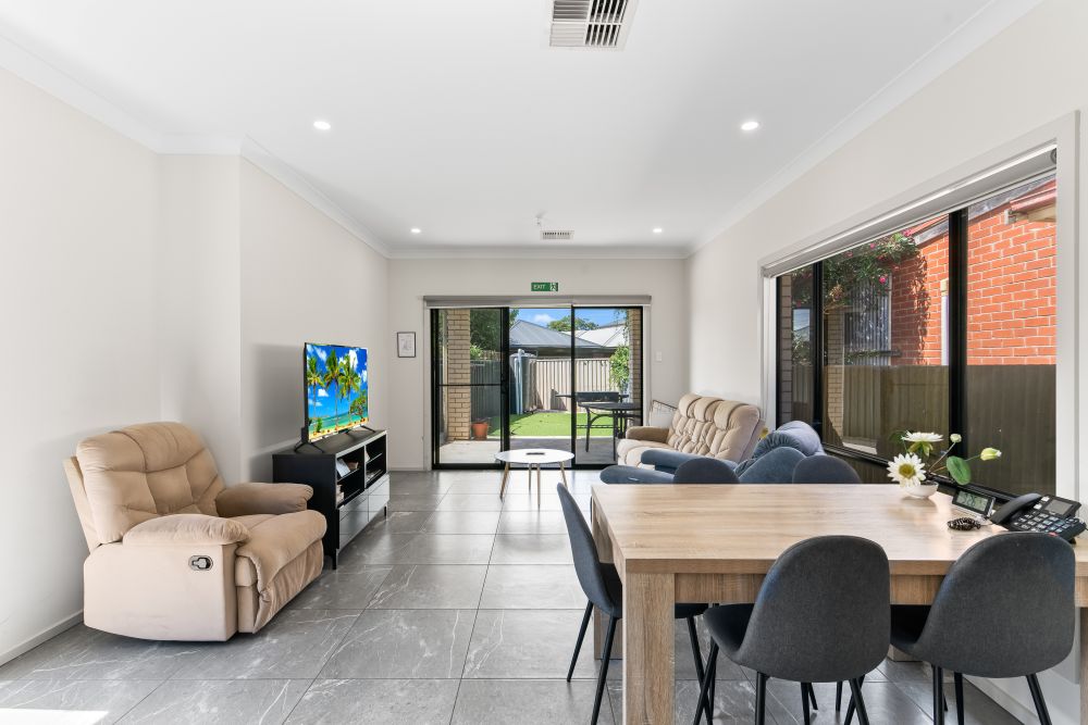 SIL -Cozy & Comfortable Home in Oaklands Park – Perfect for Independent Male — Home image 6
