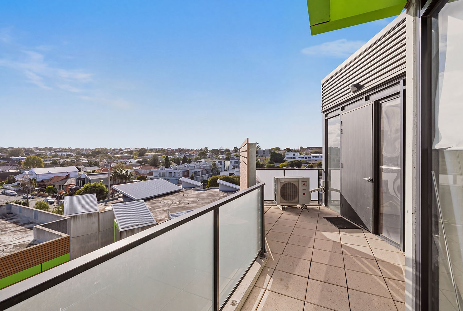 Premium High Physical Support Apartment – Brunswick — Home image 10