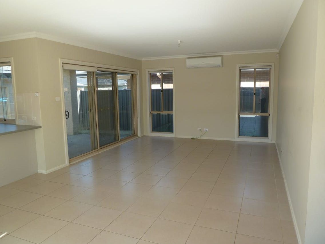 SIL Home in Ropes Crossing — Home image 4