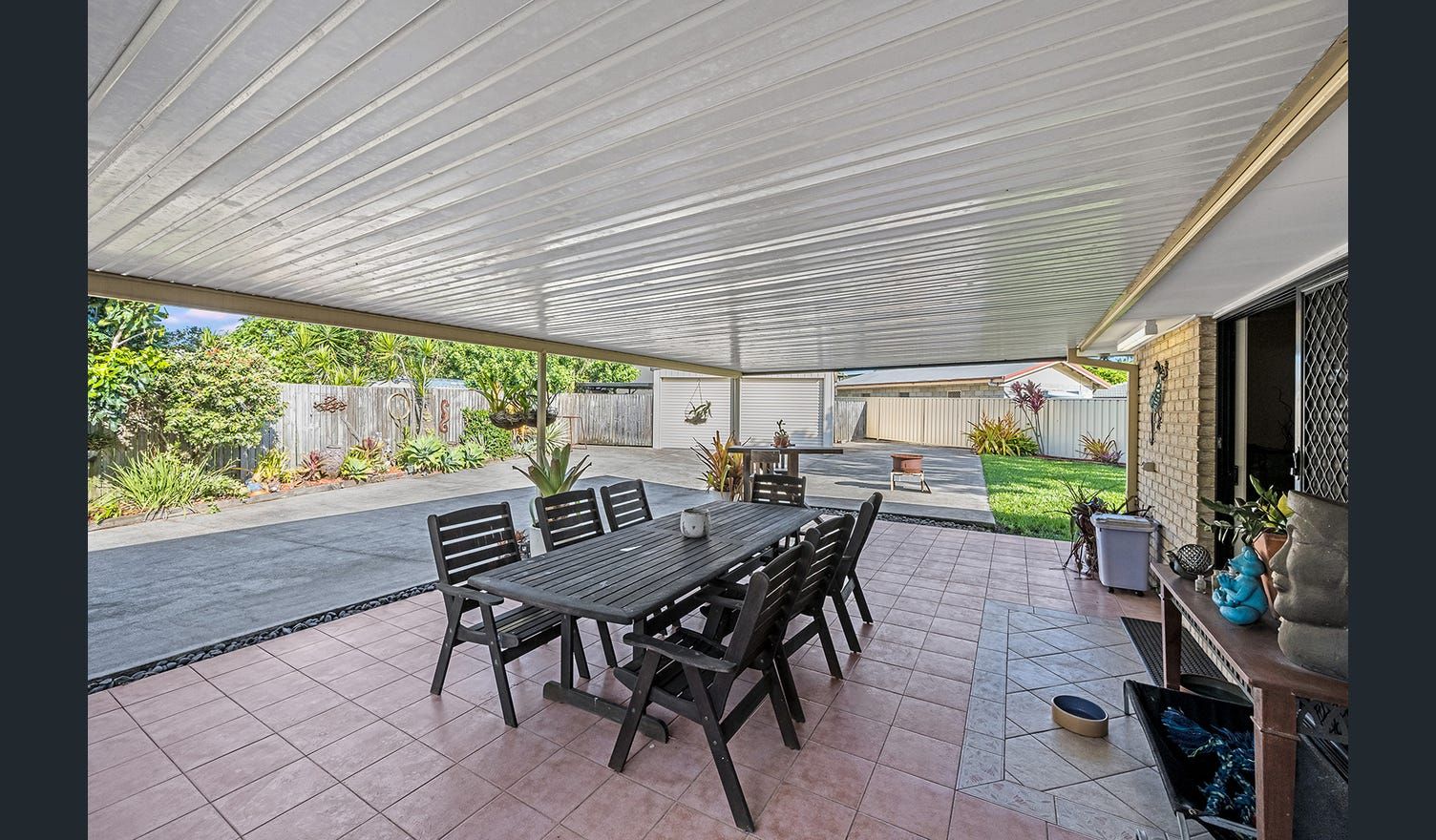 Entertainer House — Home image 2