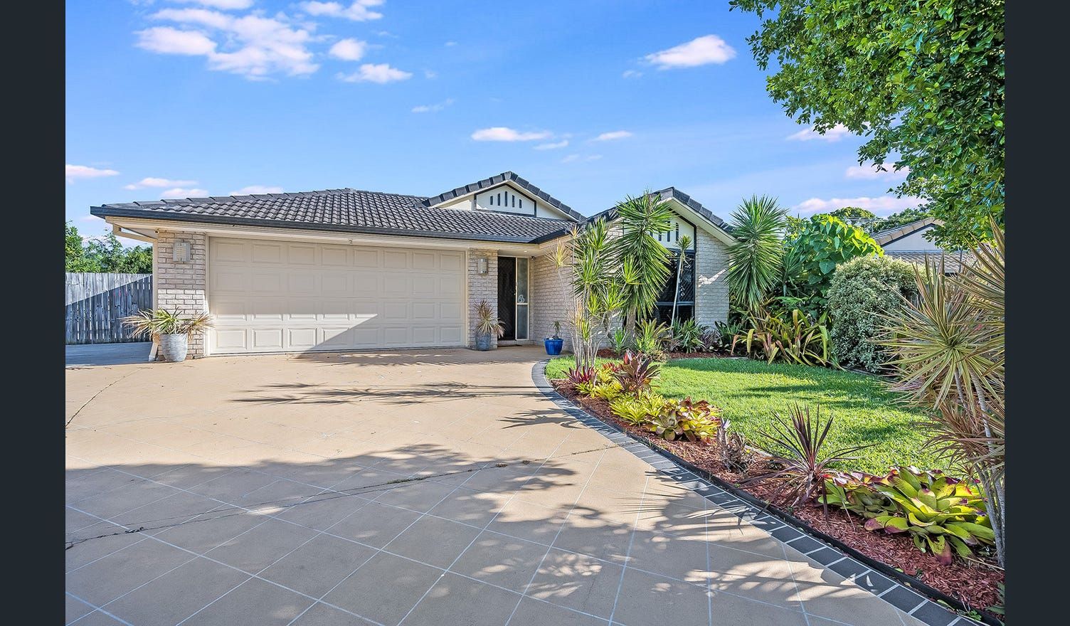 Entertainer House — Home image 3