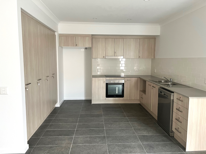 Robust Gleneagle 2 Bed, 3 Bath + OOA — Home image 2